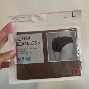 Uniqlo Airism Ultra Seamless Hiphugger Underwear